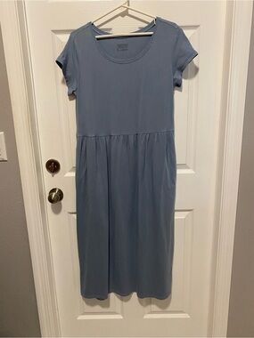 Simple Scoop Neck Midi Dress in Dusty Blue